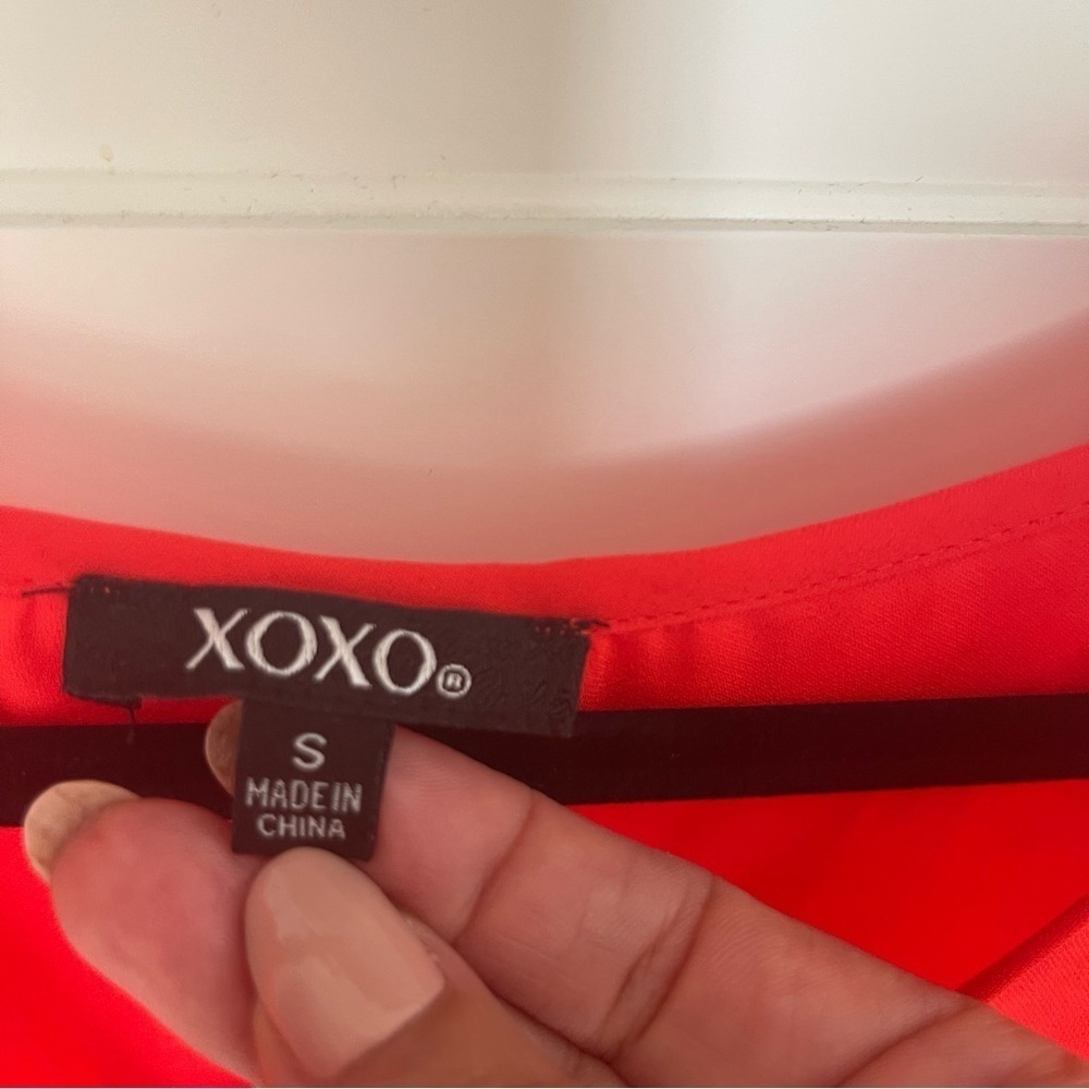XOXO Blouse with Flare sleeves.Slit Through Sleeve and Key Hole neckline. Size S - Picture 6 of 8